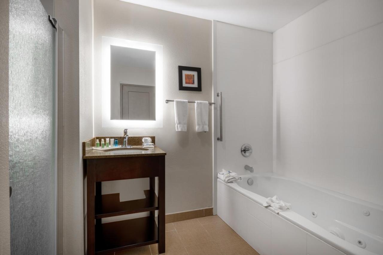 Holiday Inn Poughkeepsie By Ihg Buitenkant foto