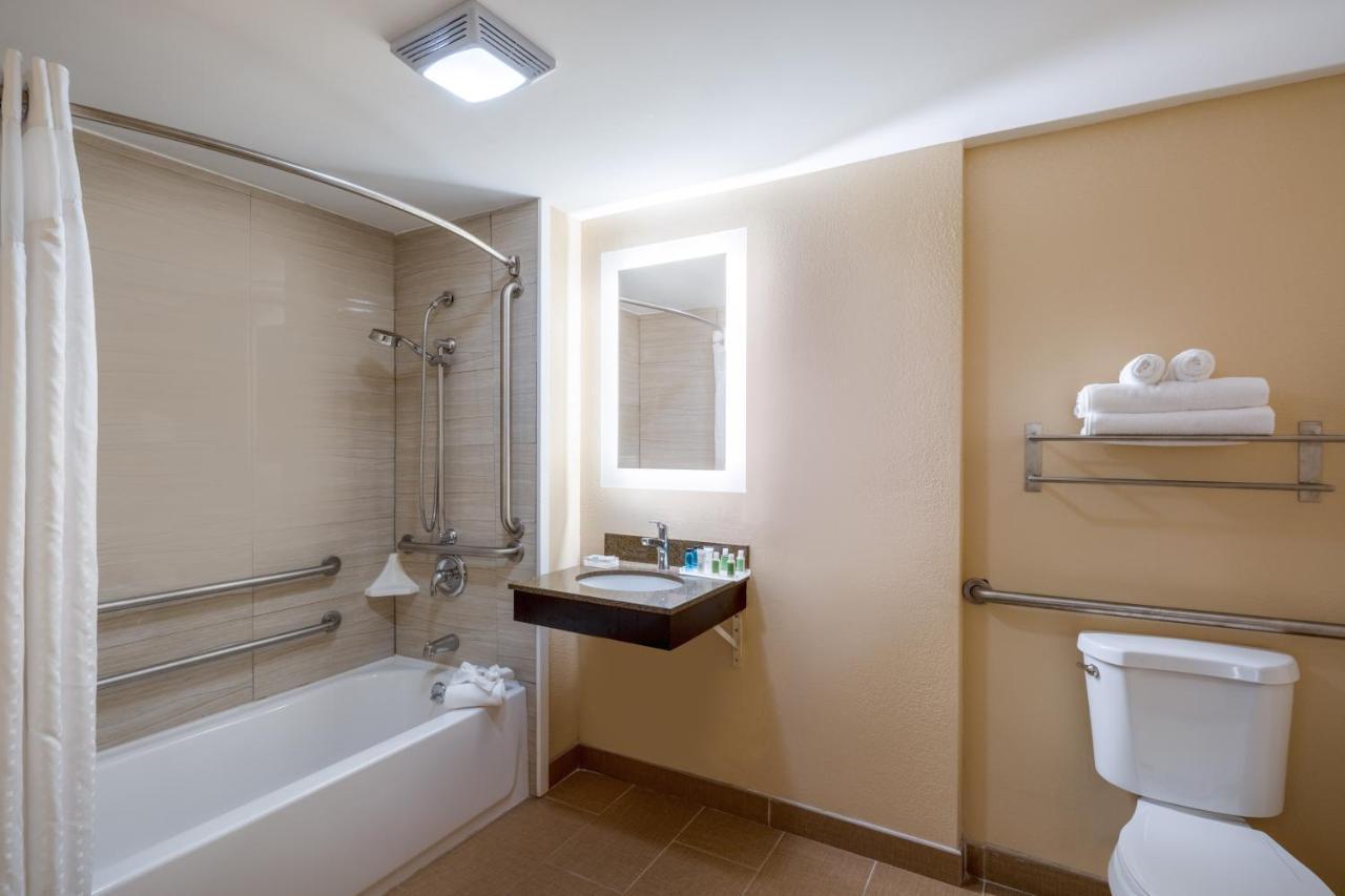 Holiday Inn Poughkeepsie By Ihg Buitenkant foto